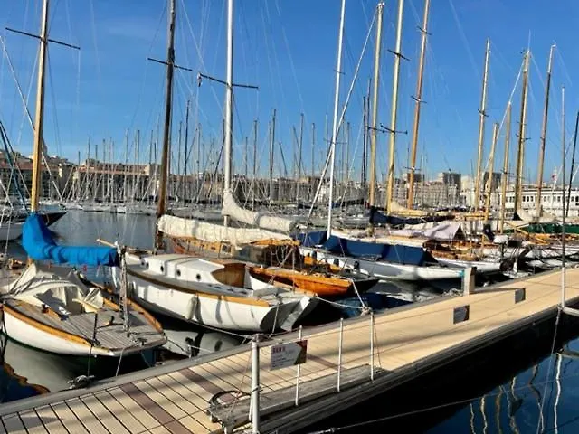 Studio Vieux-Port Vue Basilique Notre-Dame Marseille