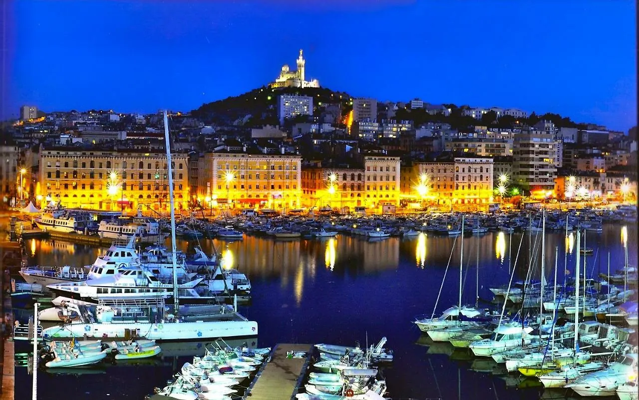 Apartment Studio Vieux-Port Vue Basilique Notre-Dame Marseille France